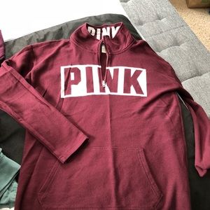 Long sleeve pullover.